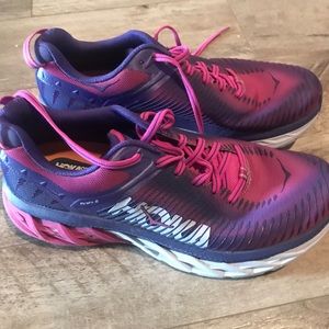 Hoka One One Arahi 2 Women’s Running Shoe Size 9